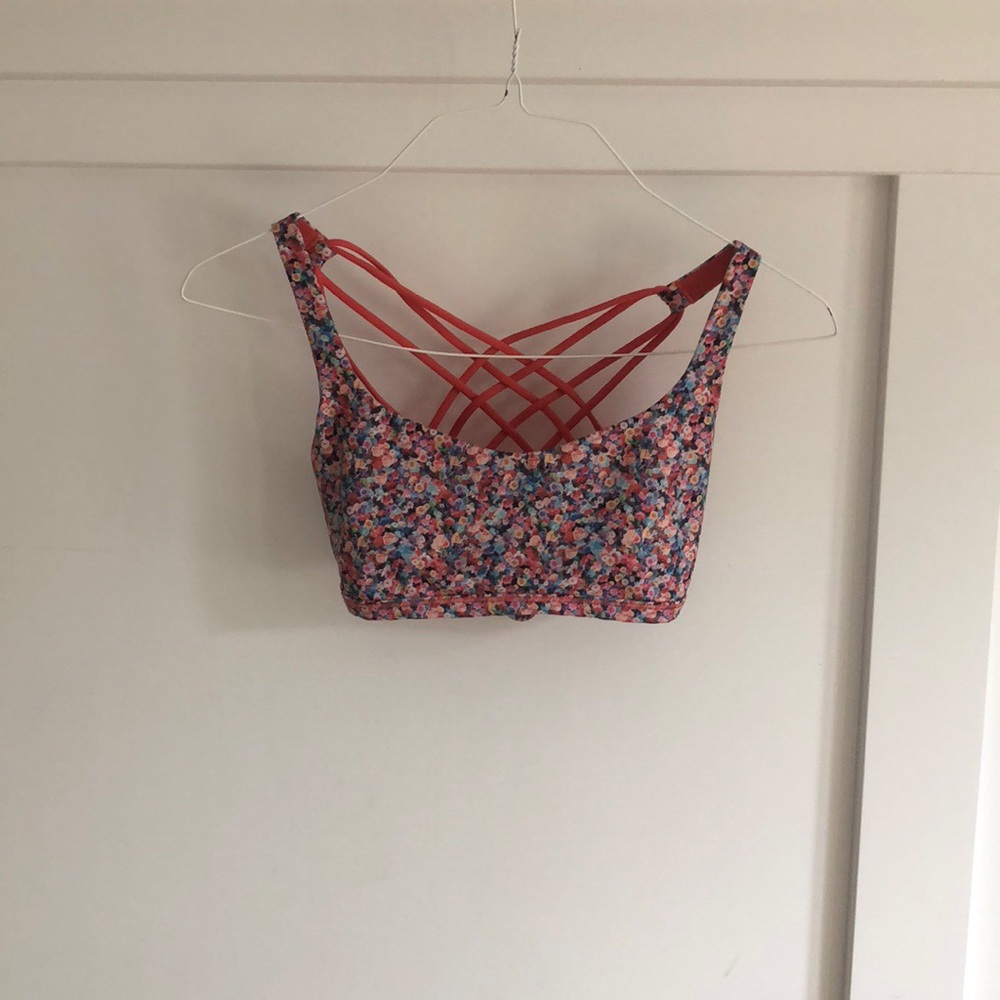 Lululemon sports bra in great condition